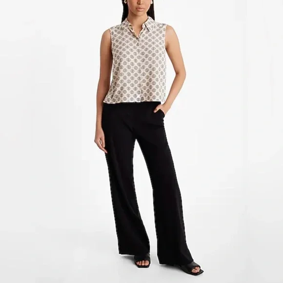 NWT. Express Printed Sleeveless Portofino Shirt. Cream White & Black. Size XS. - Picture 3 of 6